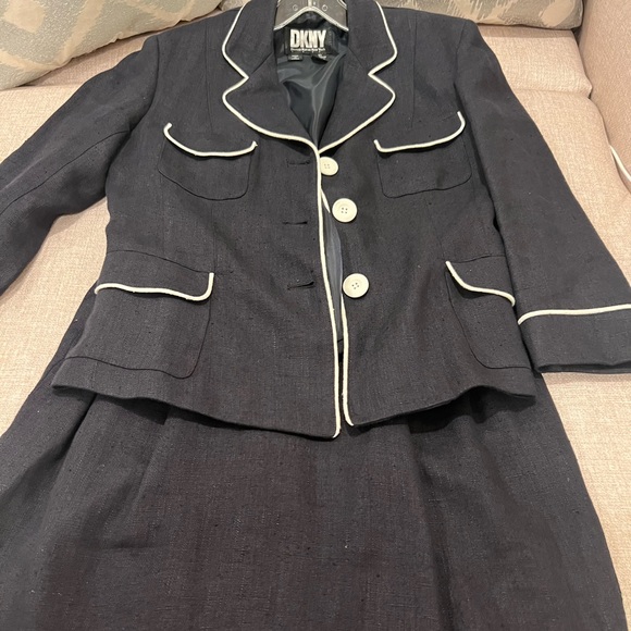 DKNY Size 10 Black Blazer with White Stripes and Size 10 Skirt - Picture 1 of 8